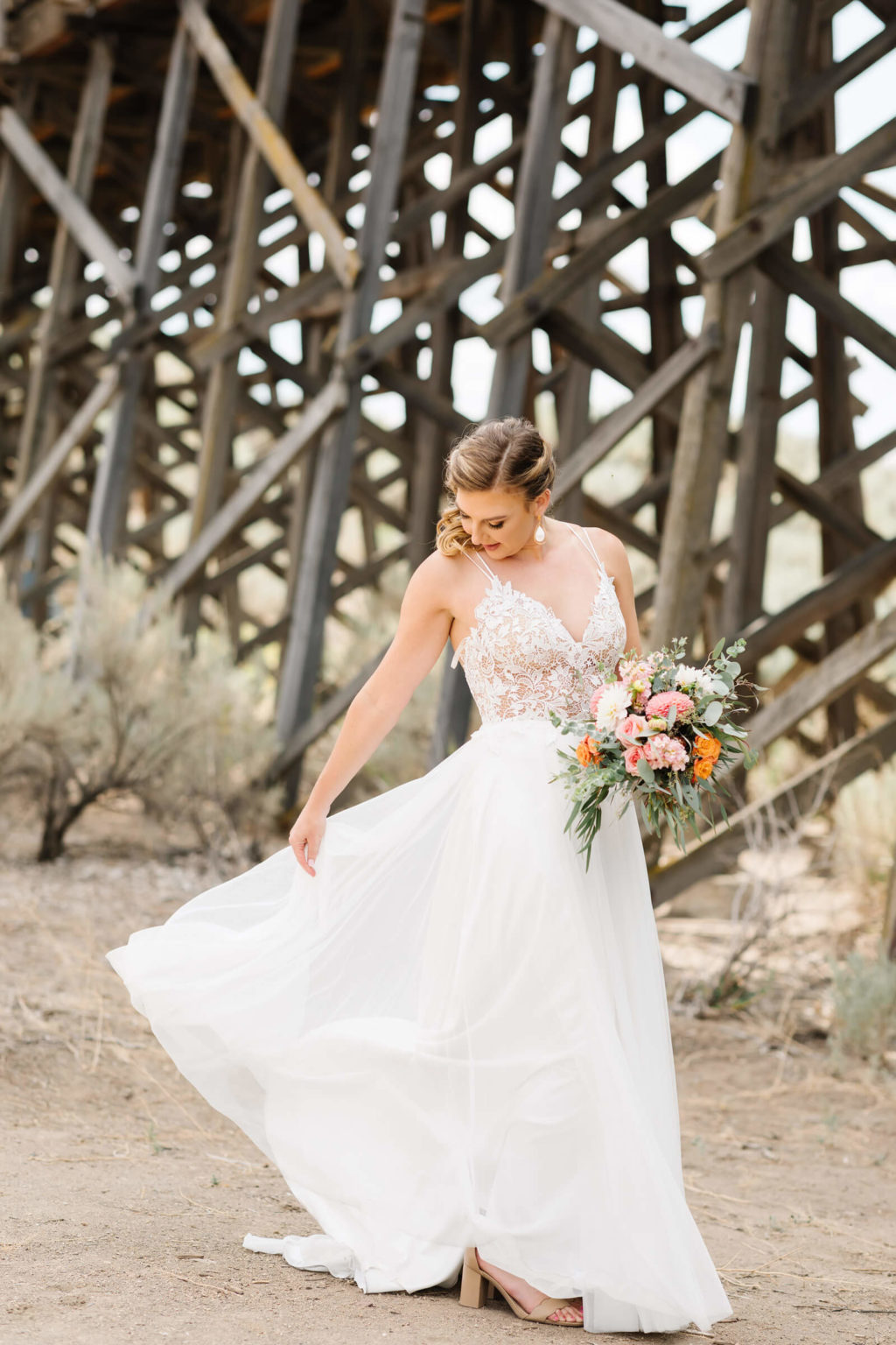 Where to Look for Wedding Dresses in Bend, Oregon | Bryndle Photo