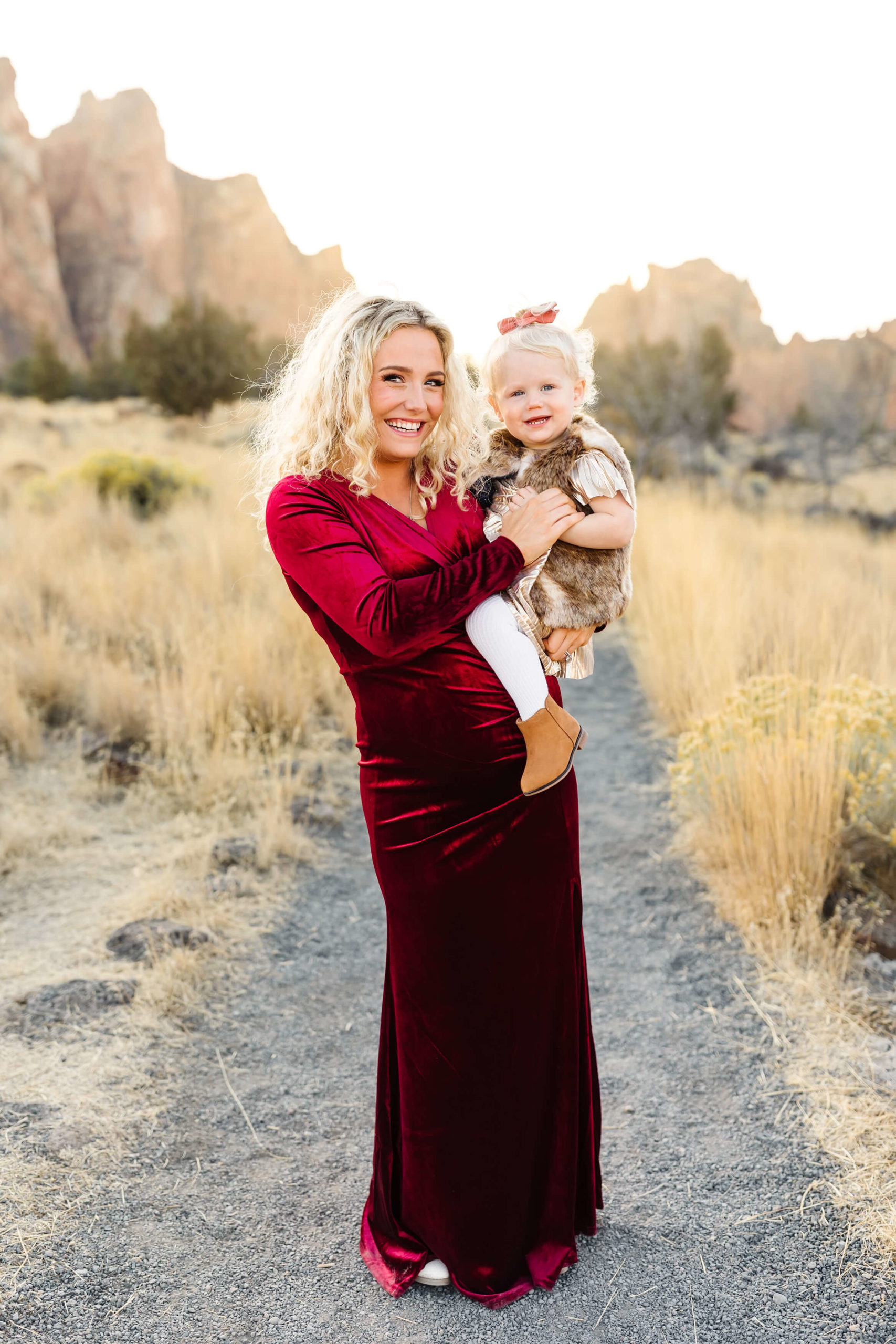 A Maternity Family Photoshoot in Bend Bend Family Photographer